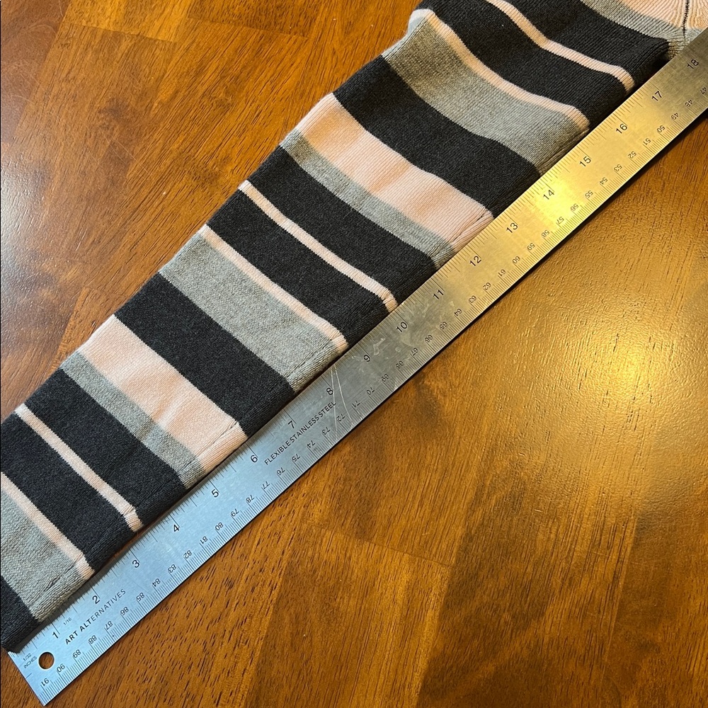 Banana Republic Gray and Pink Striped Merino Wool Turtle Neck Sweater Size M - Picture 15 of 15